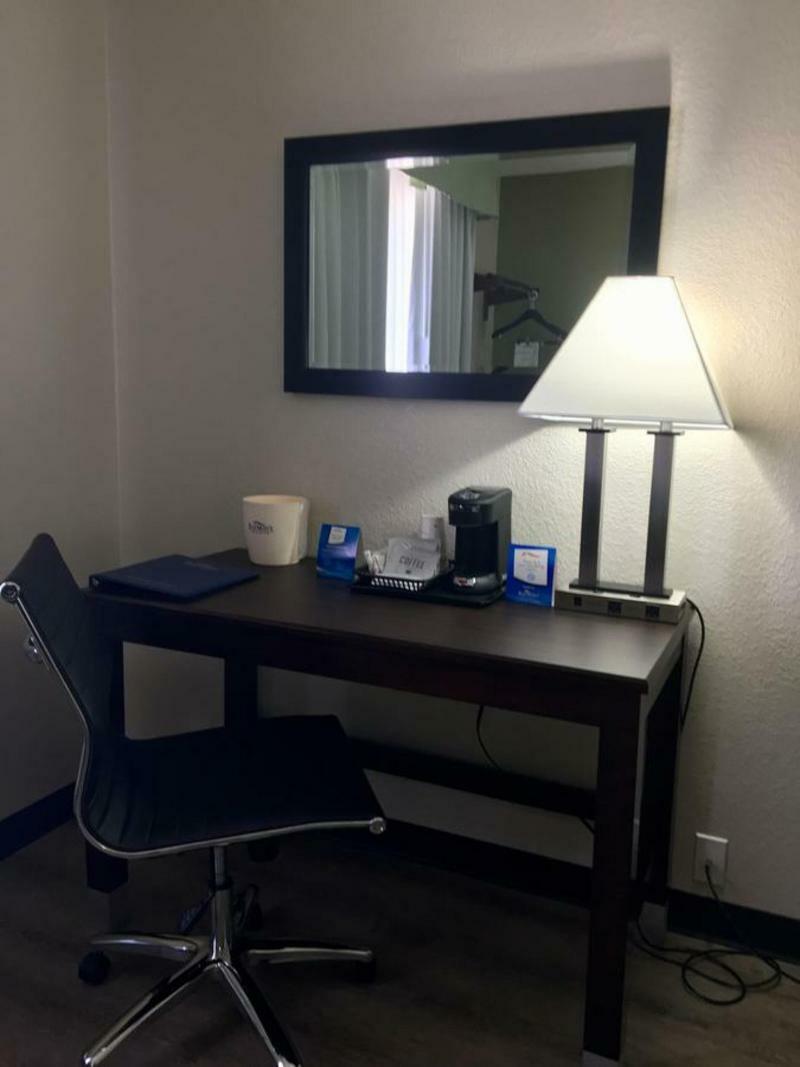 Baymont By Wyndham Phoenix I-10 Near 51St Ave Zewnętrze zdjęcie