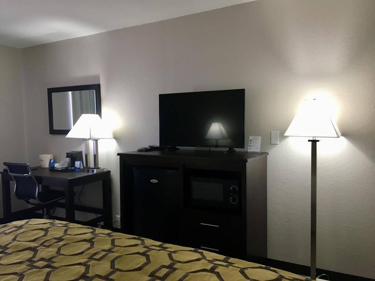 Baymont By Wyndham Phoenix I-10 Near 51St Ave Zewnętrze zdjęcie